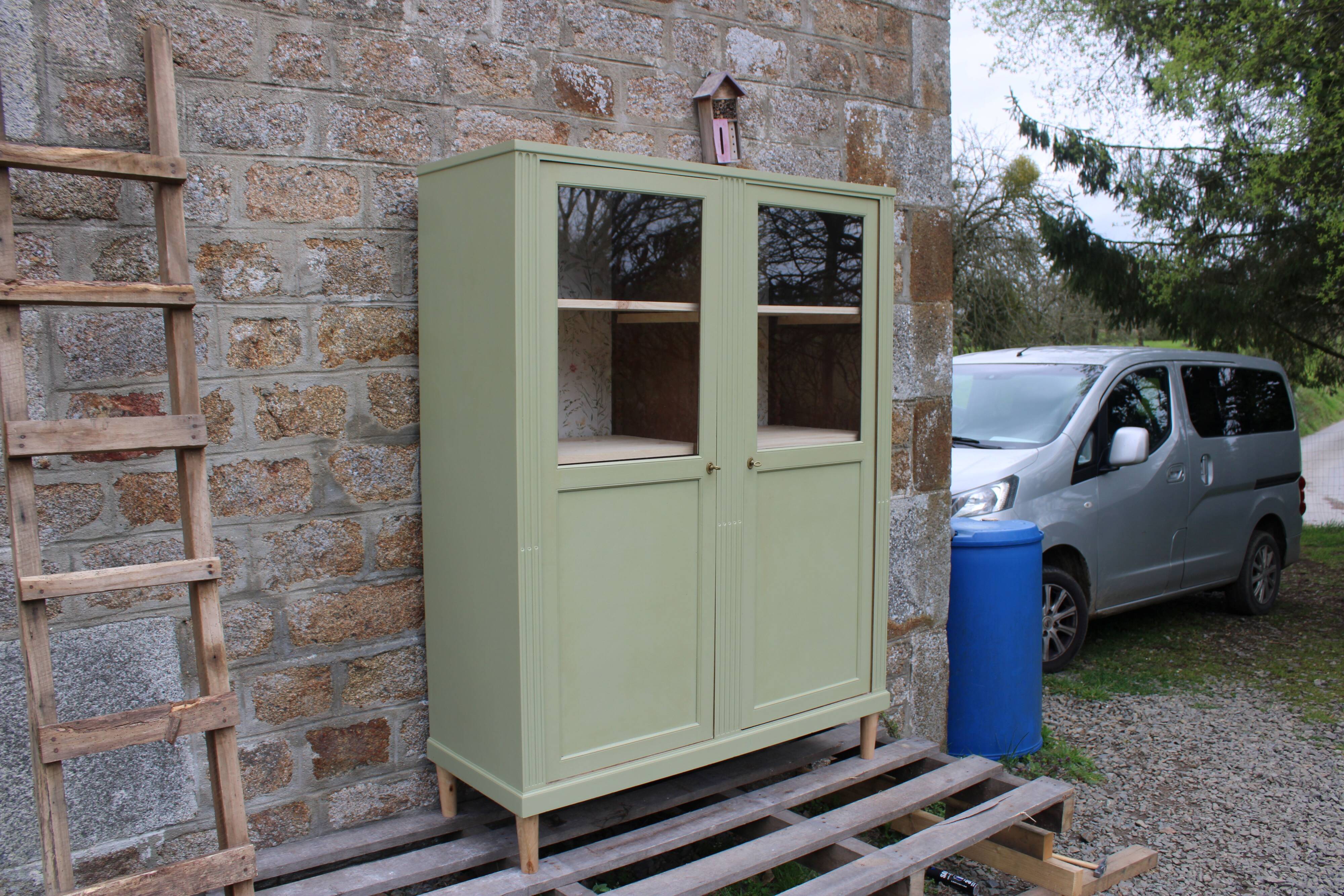 Renovated antique display cabinet – Lizard Green (Pure & Paint)