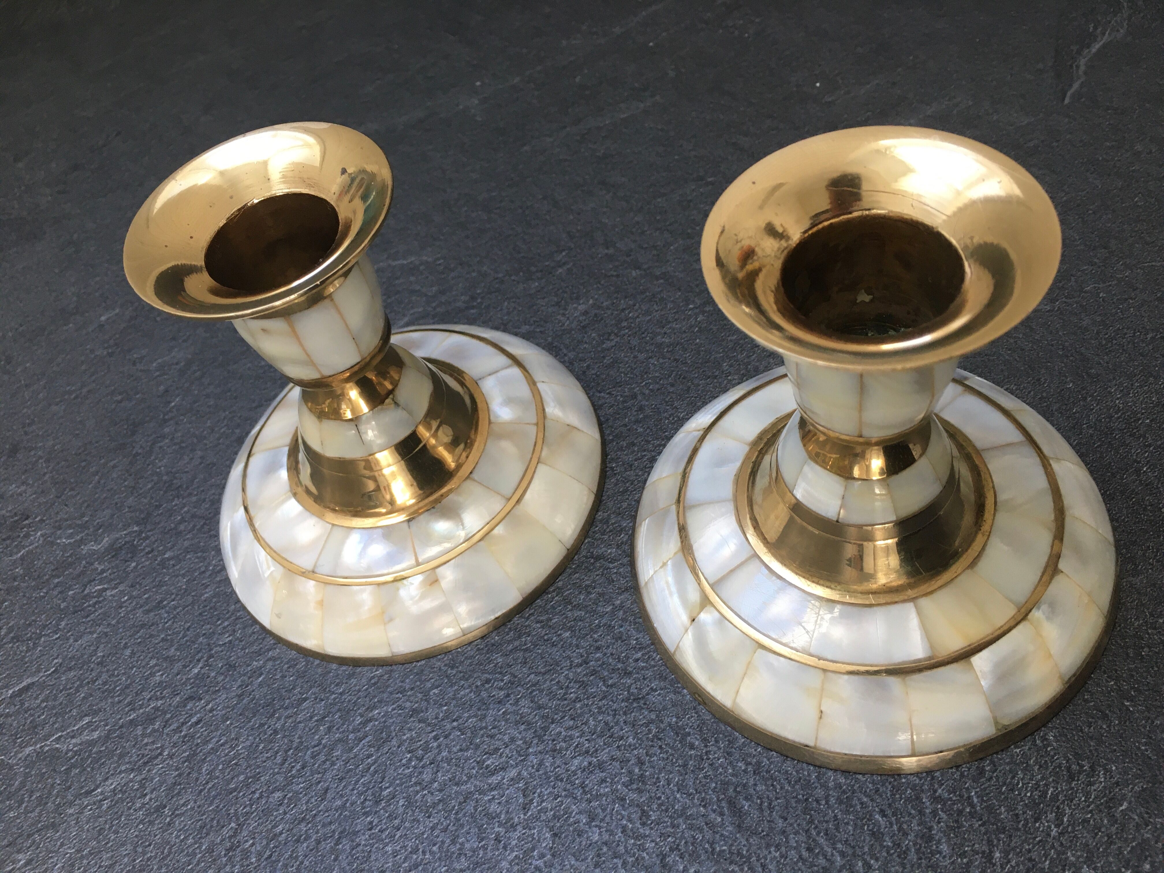 Set of 2 mother-of-pearl candlesticks and brass