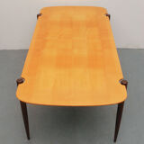 Table basse scandinave des années 1950 en teck et érable