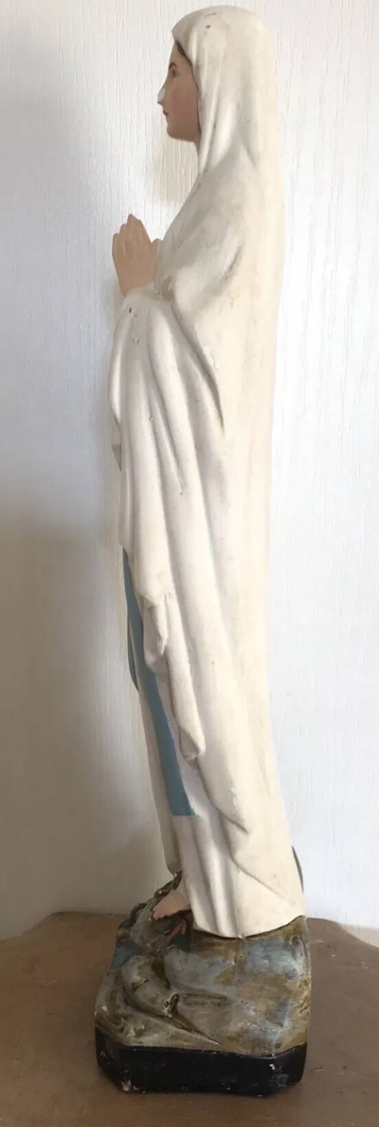 Statue of the holy virgin in hand-painted plaster signed lance 44 cm