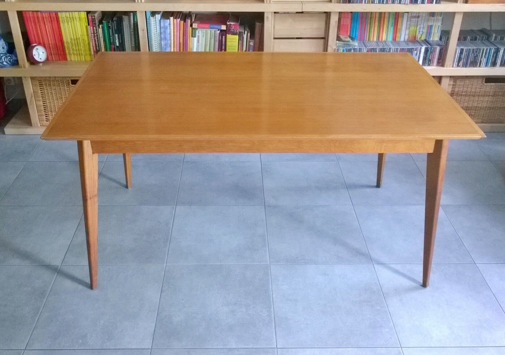 Table en chêne doré 1950