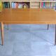 Table en chêne doré 1950