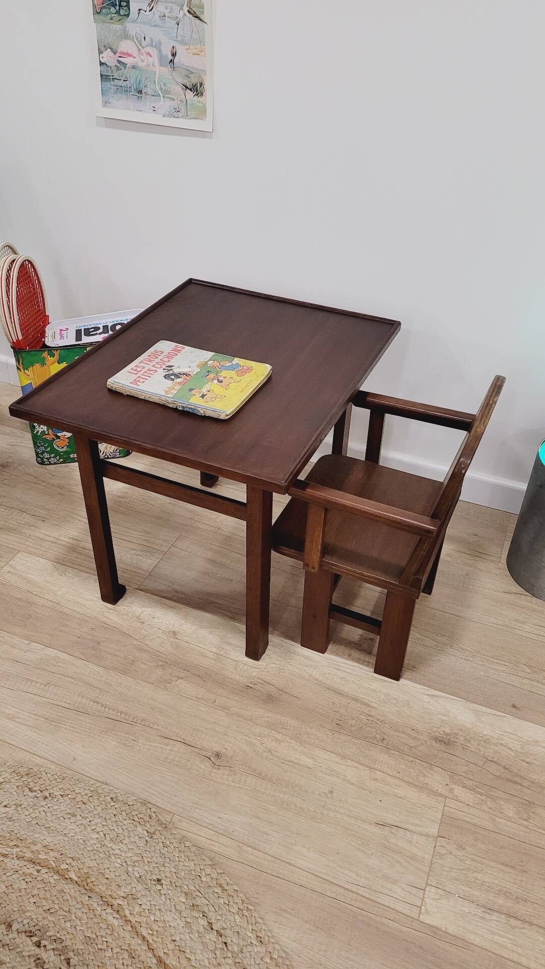 Child's desk