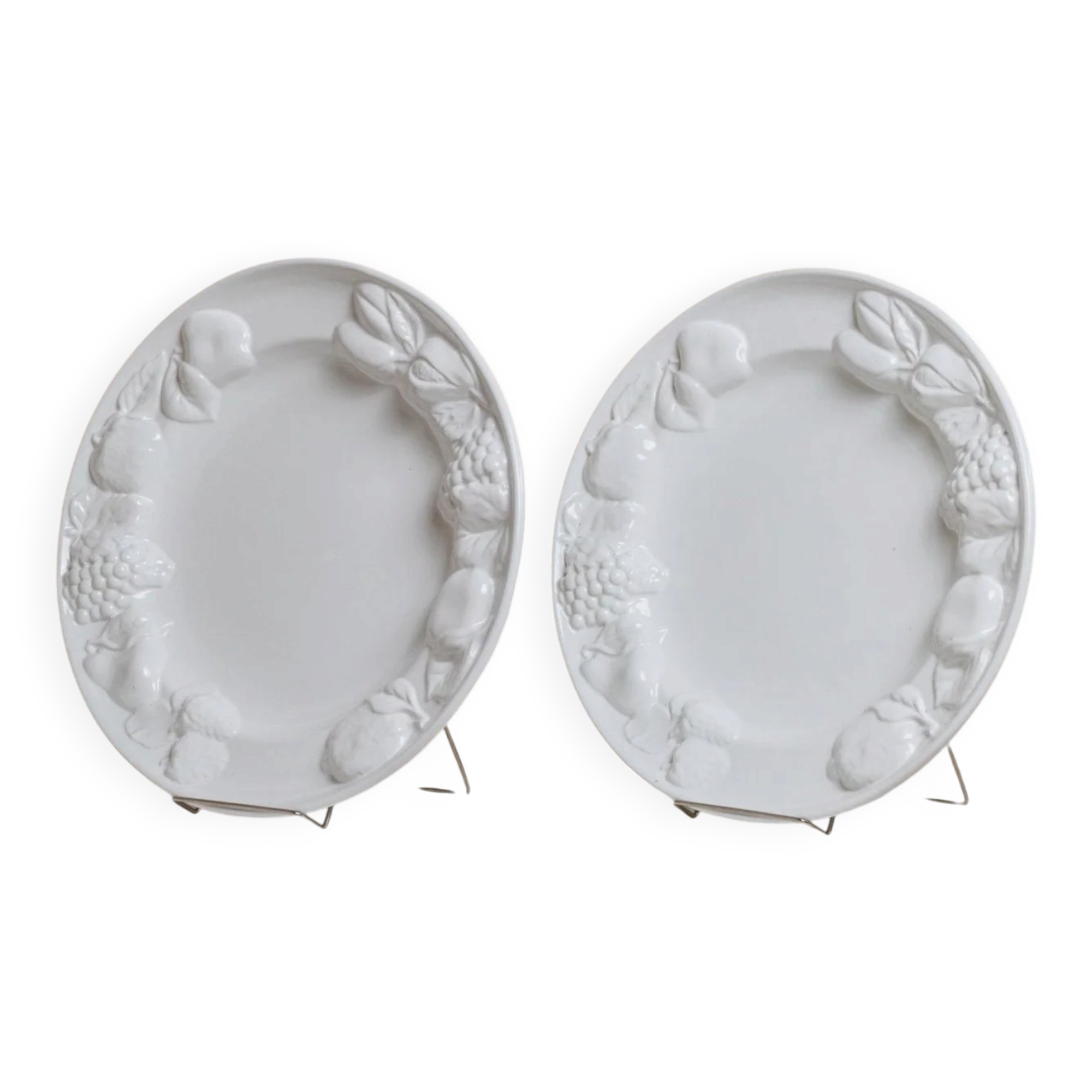 Set of 2 vintage ceramic plates - white glaze, fruit relief - Mid-Century design - Italy 1980s - decorative bowls, wedding decoration, gift