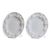 Lot de 2 assiettes vintage en céramique - émail blanc, relief de fruits - design Mid-Century - Italie années 1980 - coupes décoratives, décoration de mariage, cadeau