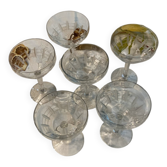 Lot de 6 ou 12 coupes à champagne en cristal gravé