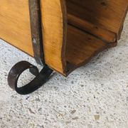 Porte revues vintage en bois et fer forgé circa 1950s