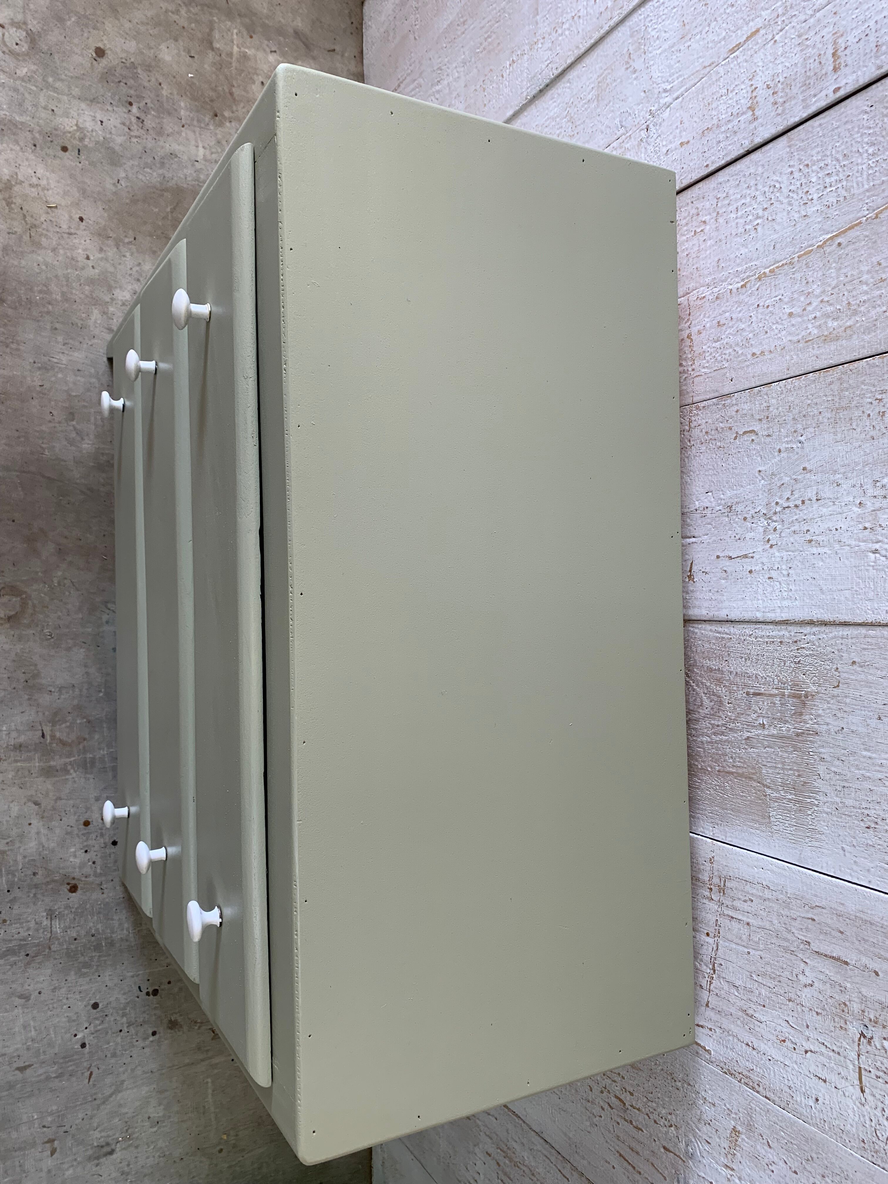 Vintage chest of drawers