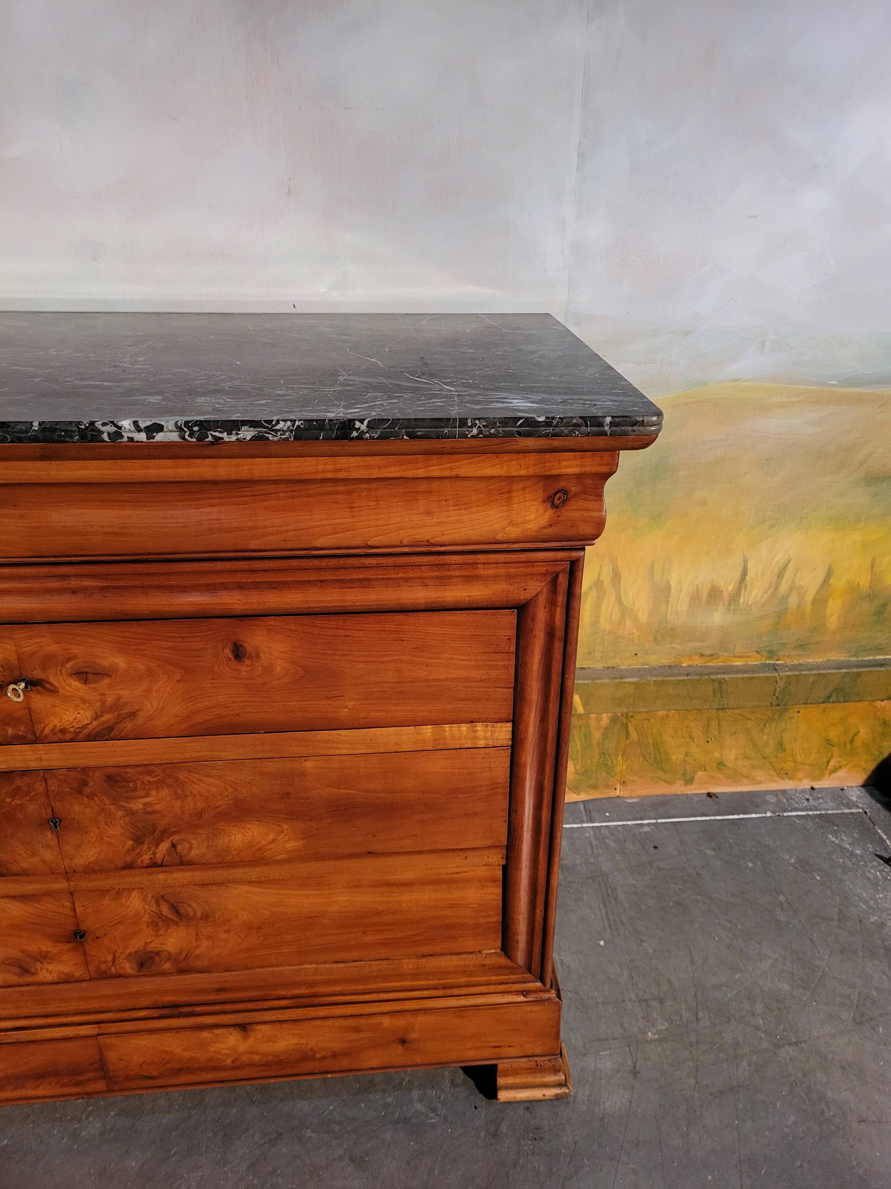 Commode époque Louis Philippe en merisier massif