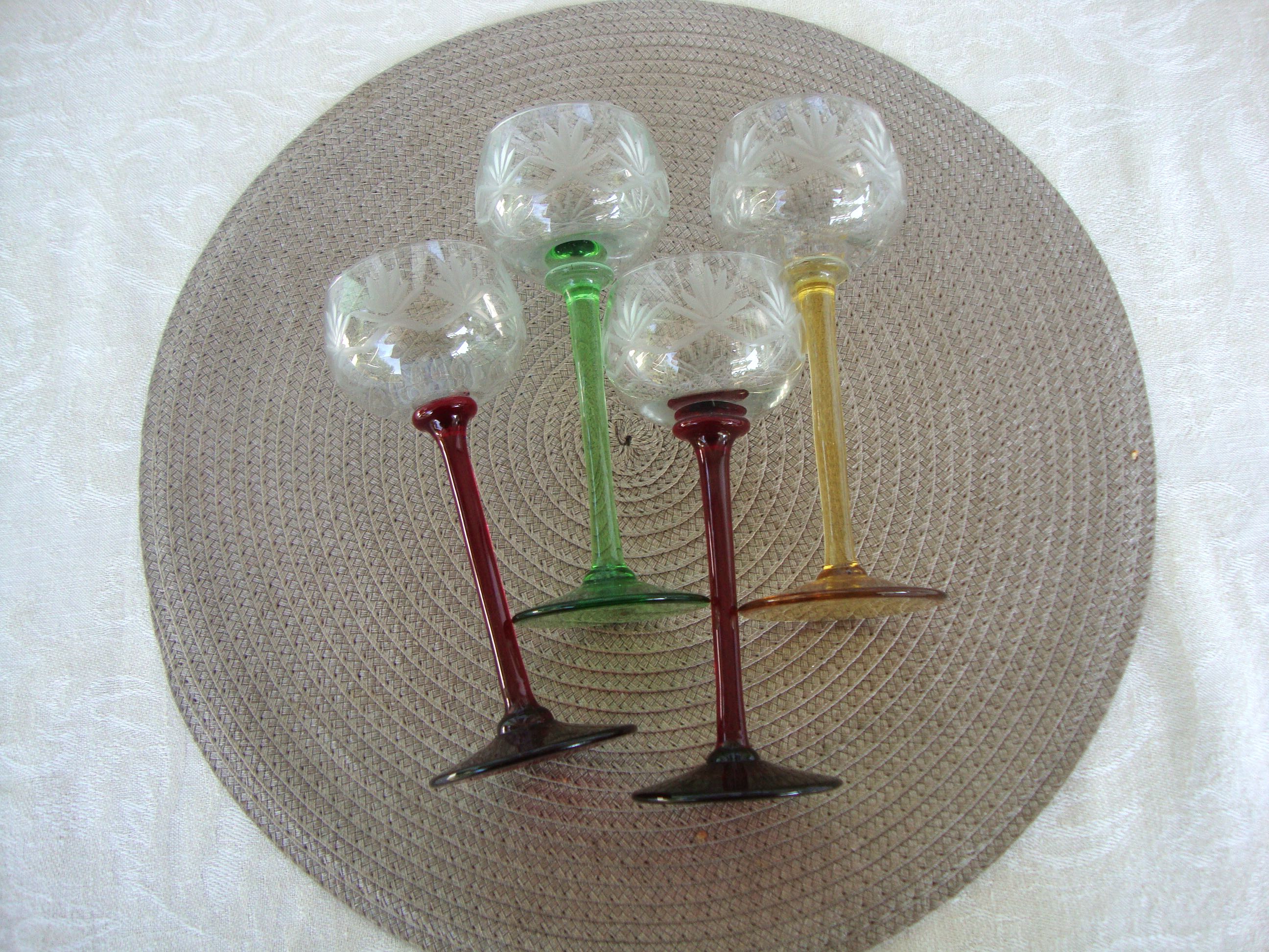 Set of 4 glasses cut crystal chalices