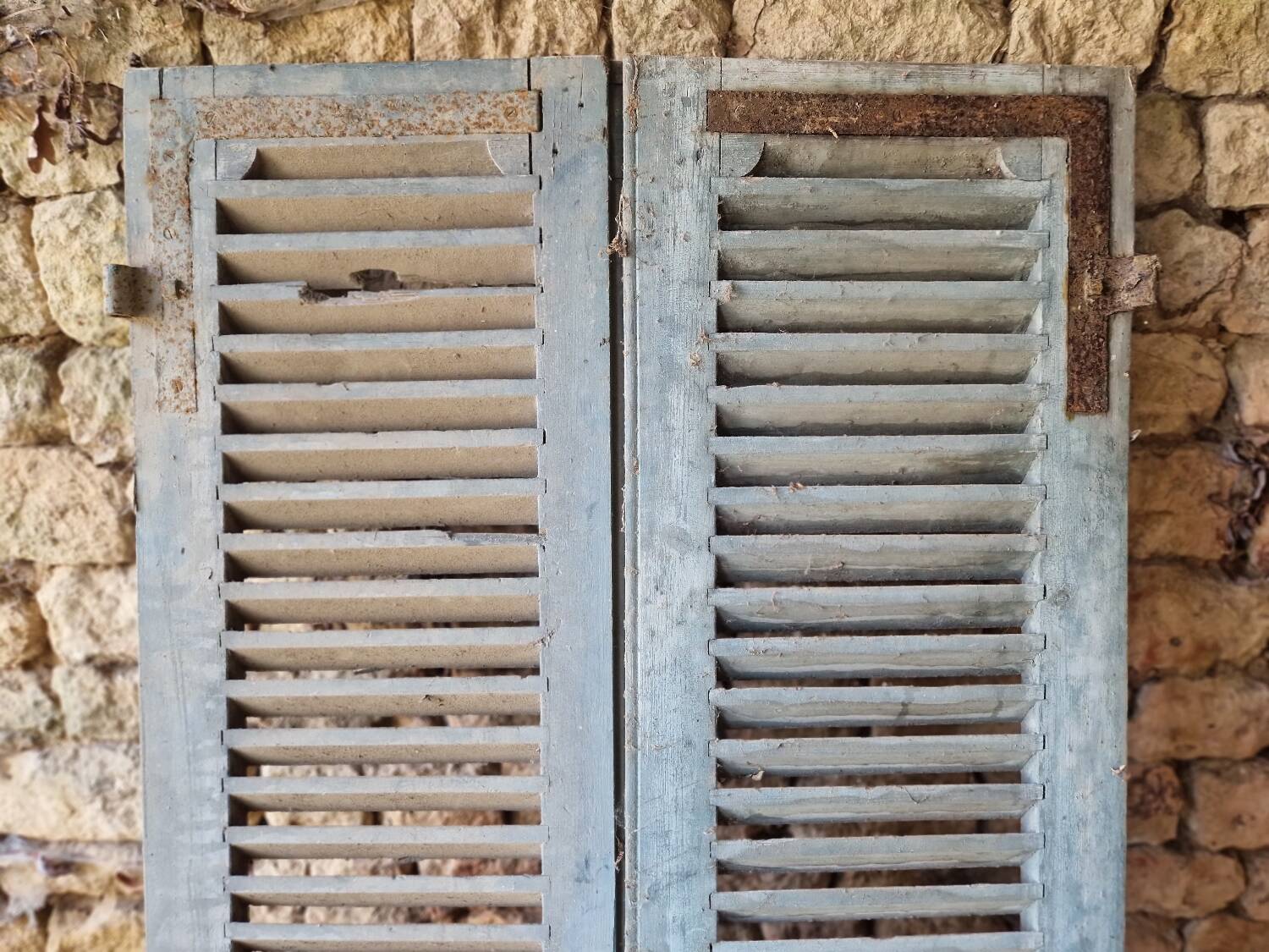 Paire de volets anciens persiennes bois