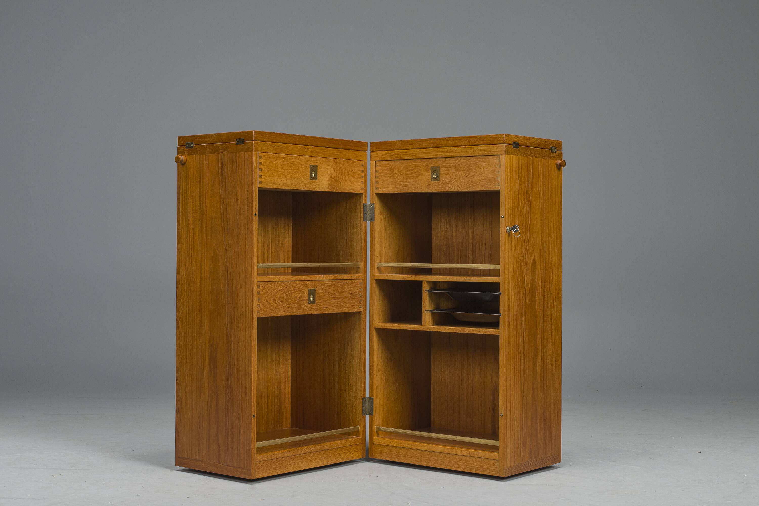 Danish Teak Captains Bar by Reno Wahl Iversen for Dyrlund, 1960s