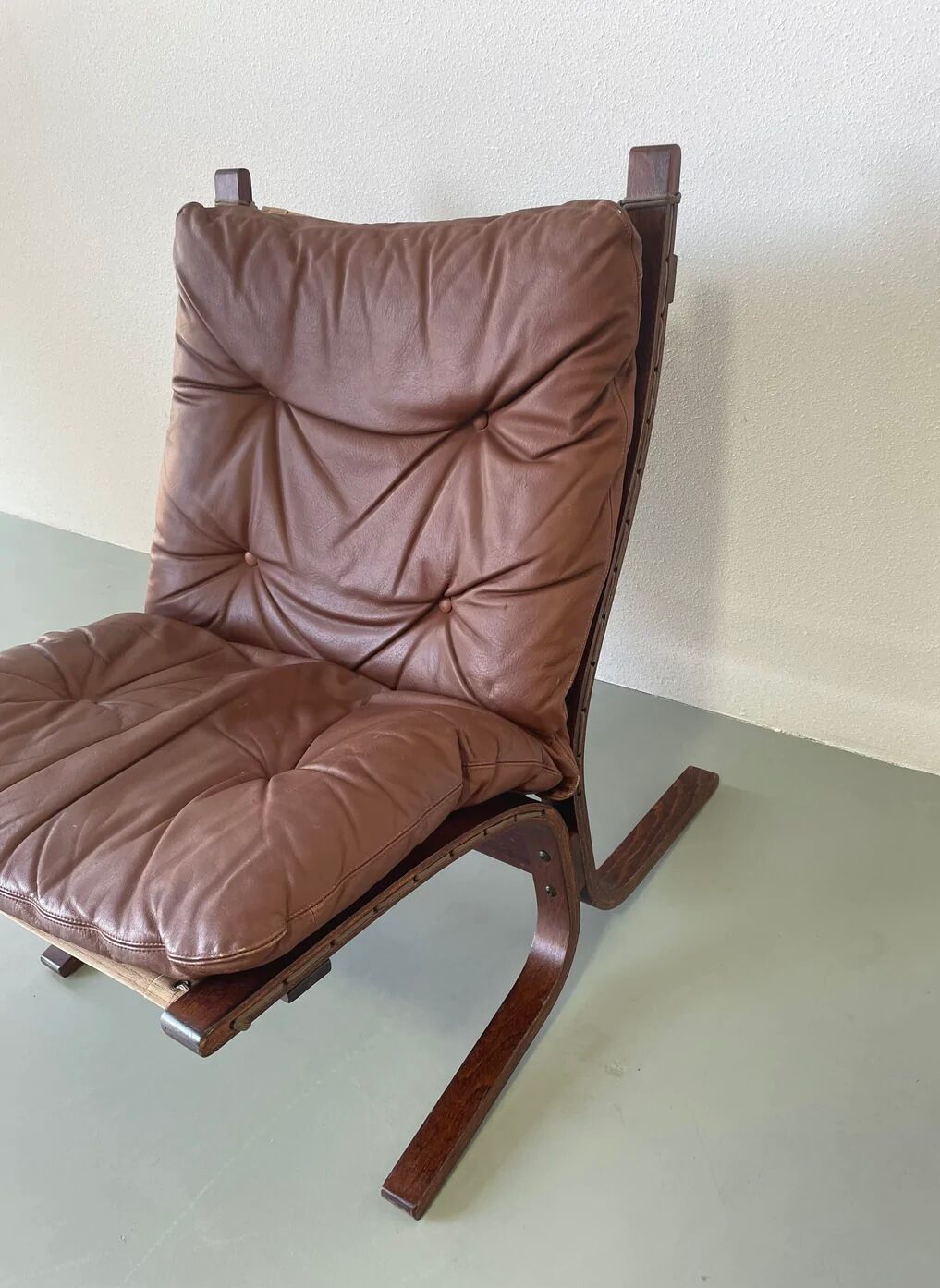 Vintage leather lounge chair Ingmar Relling