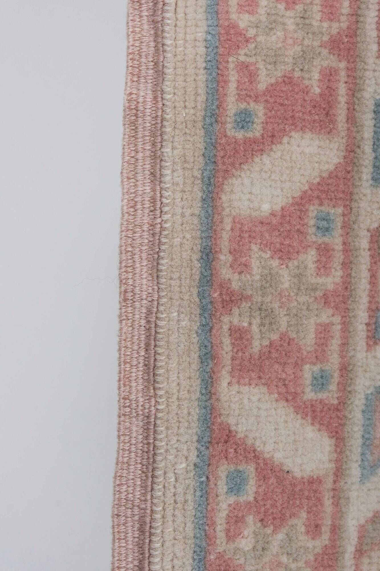 Vintage handmade Turkish rug 175x254 cm