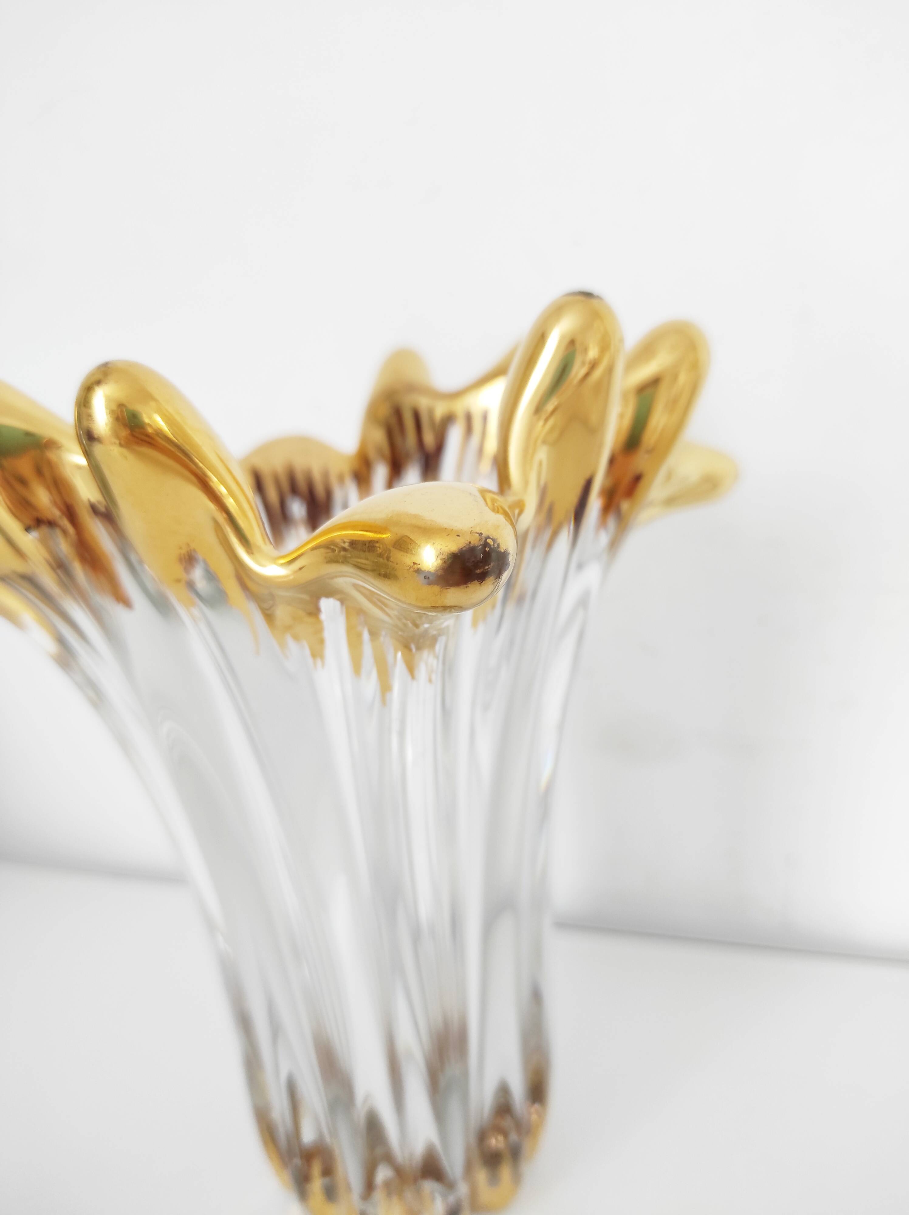 Splash-shaped crystal vase with gold rim