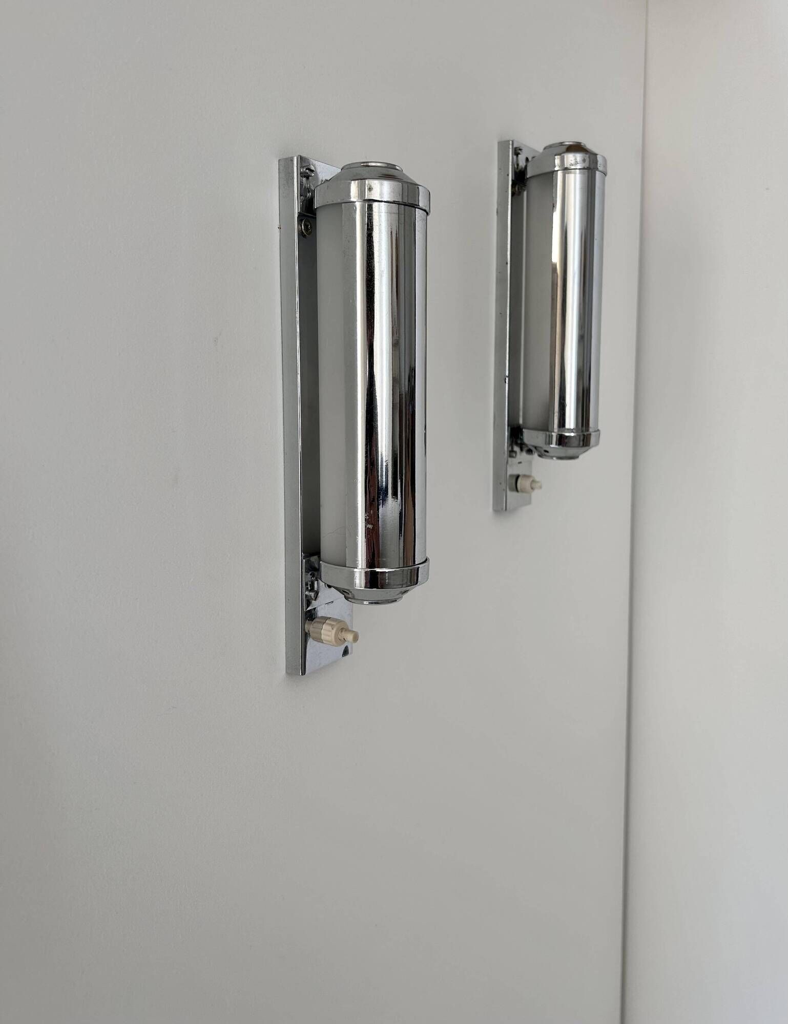 Pair of vintage modernist wall lights, chrome and sandblasted glass, France 1930
