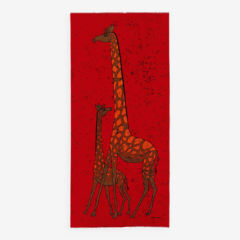 Énorme véritable rétro des années 1950 mur en tissu rouge suspendu d’une girafe et d’un veau