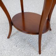 Table d'appoint ronde de style classique de la fin du 20e siècle / Table à coudre