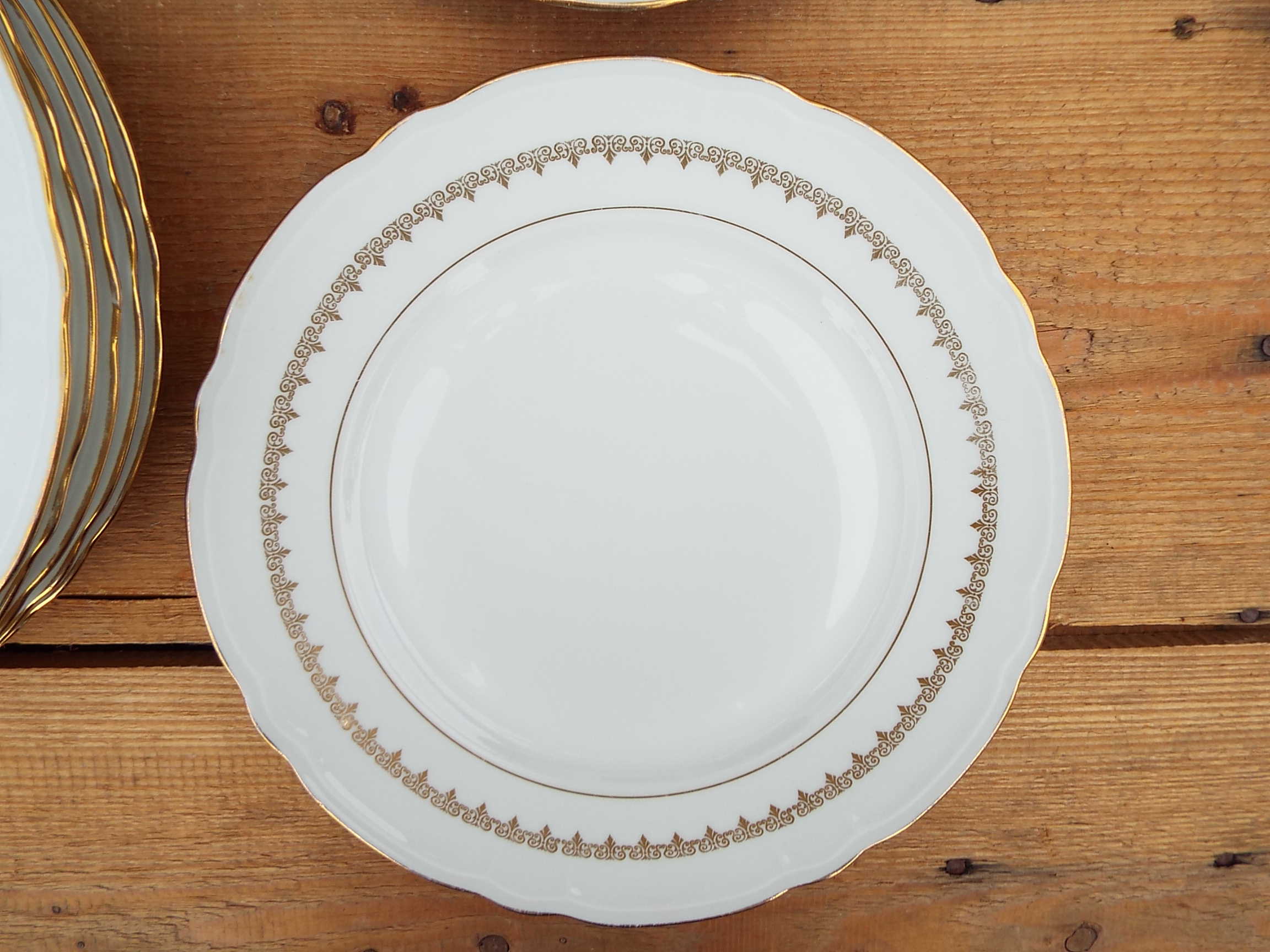 8 flat plates porcelain CNP