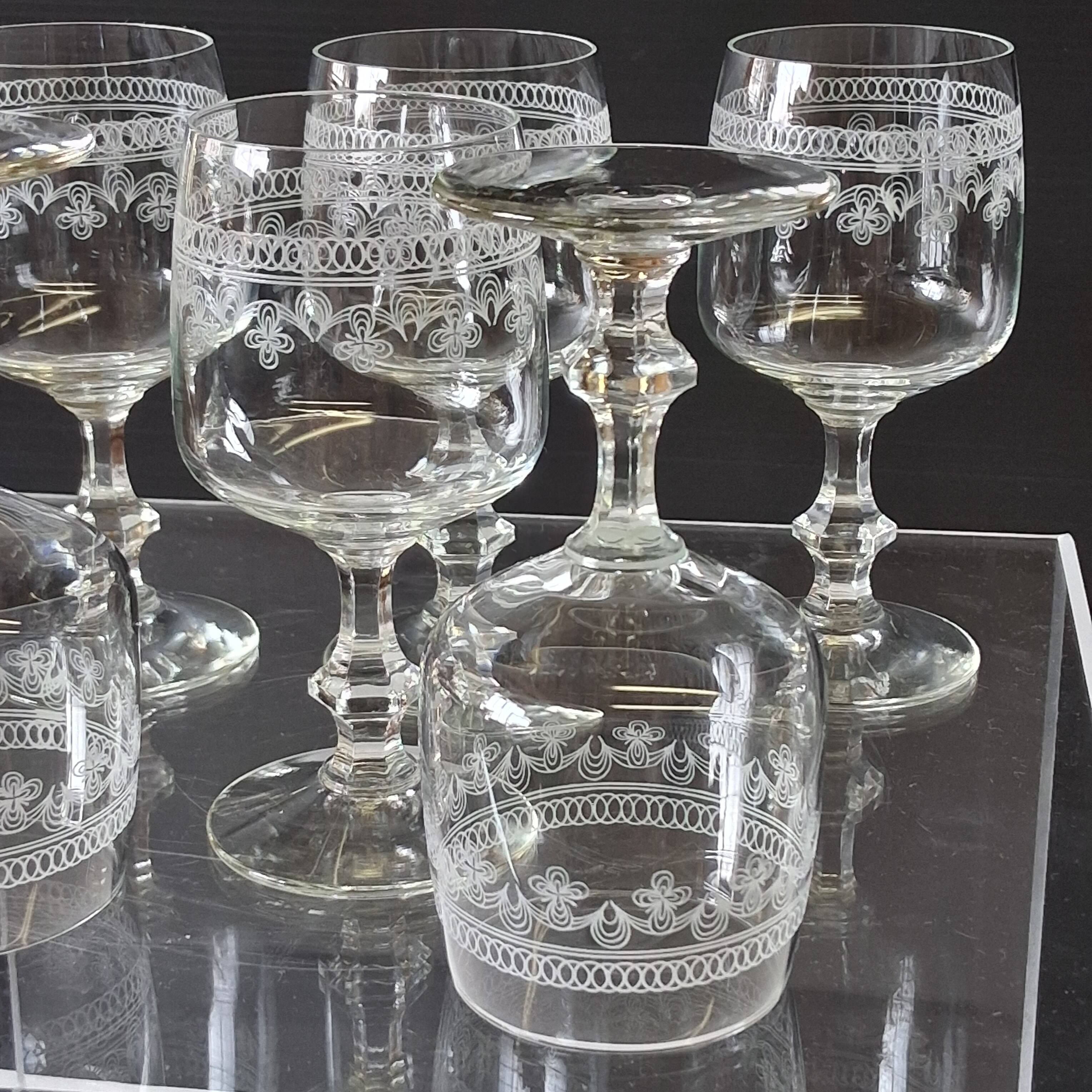 6 printed stem glasses for port/digestif in good condition.