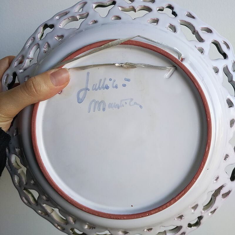 Decorative plate of Moustiers earthenware diameter 24 cm