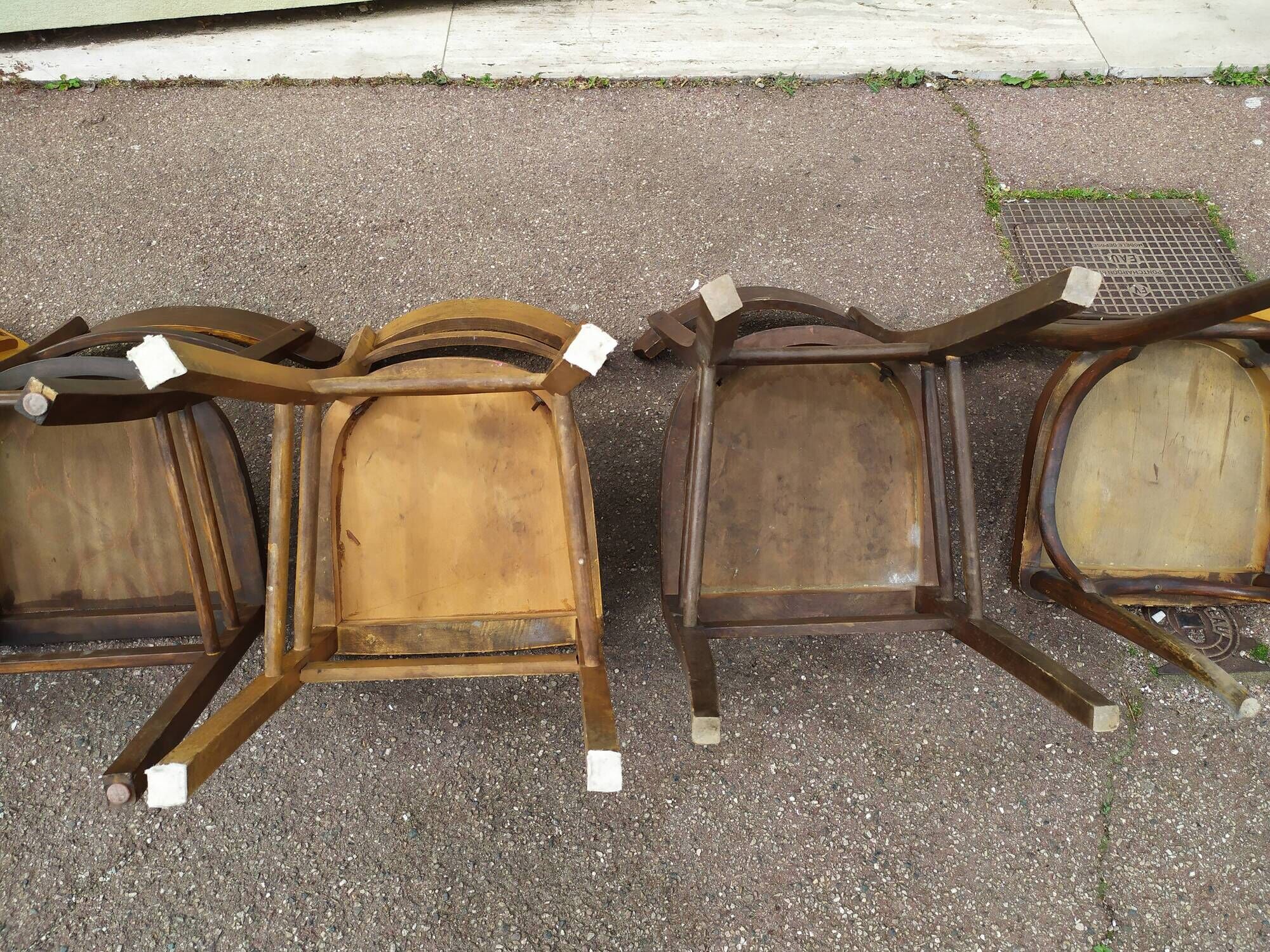 Set of 10 wooden bar bistro chairs - old - vintage