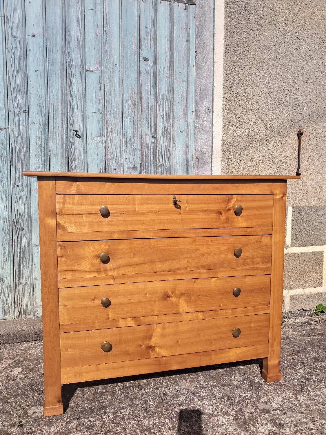 Commode en merisier massif