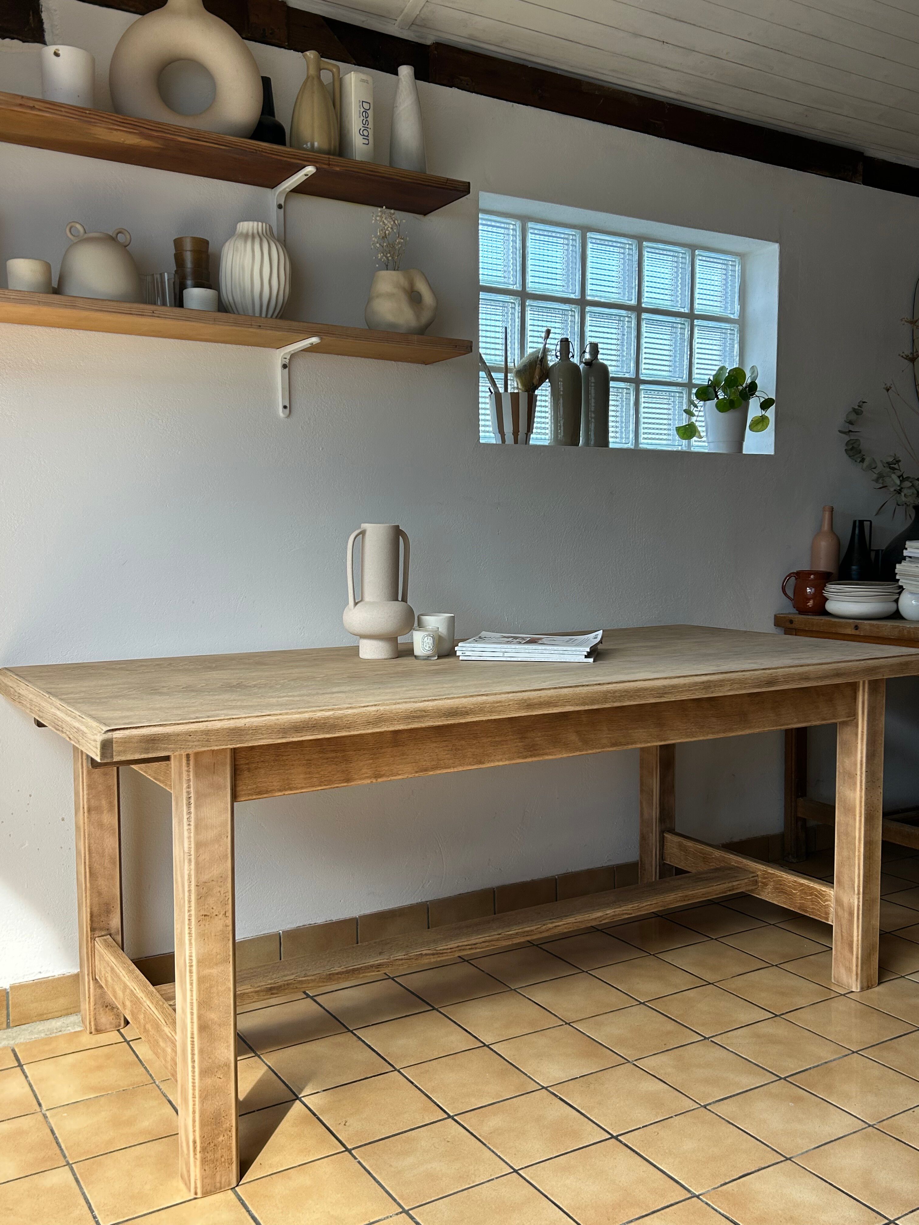 Farm table