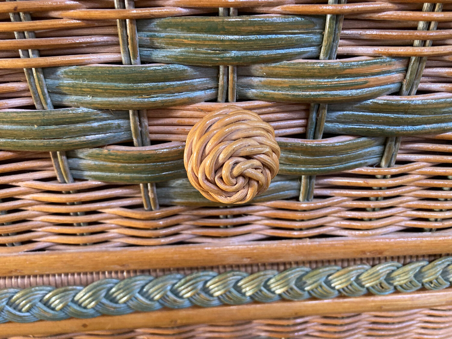 Rattan chest of drawers