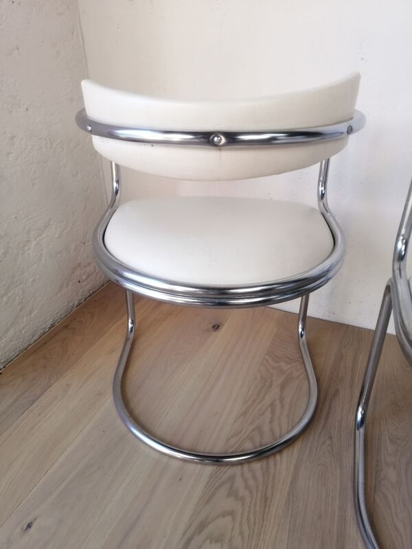Paire de fauteuils canteliver vintage Zougoise Victoria, Suisse.