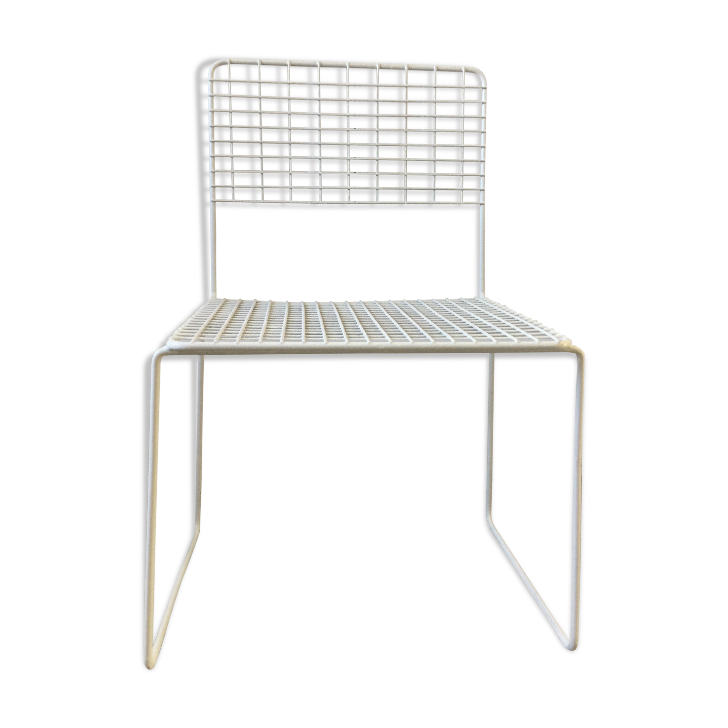 Chaise métal grillagée