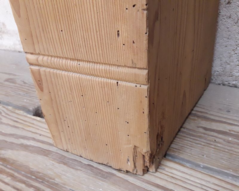 Fireplace mantle XIX l130xh103cm in fir