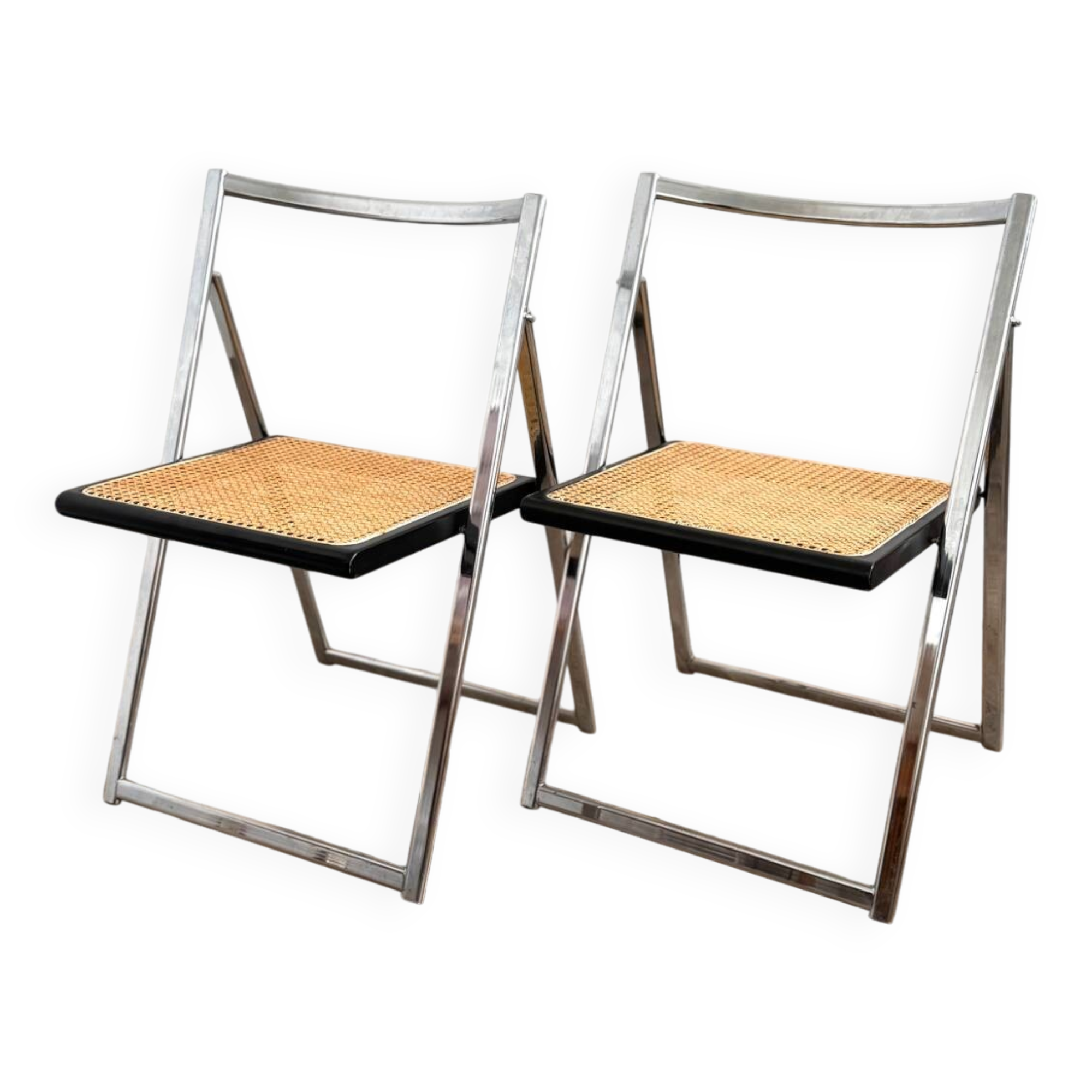Paire de chaises pliantes italiennes en cannage