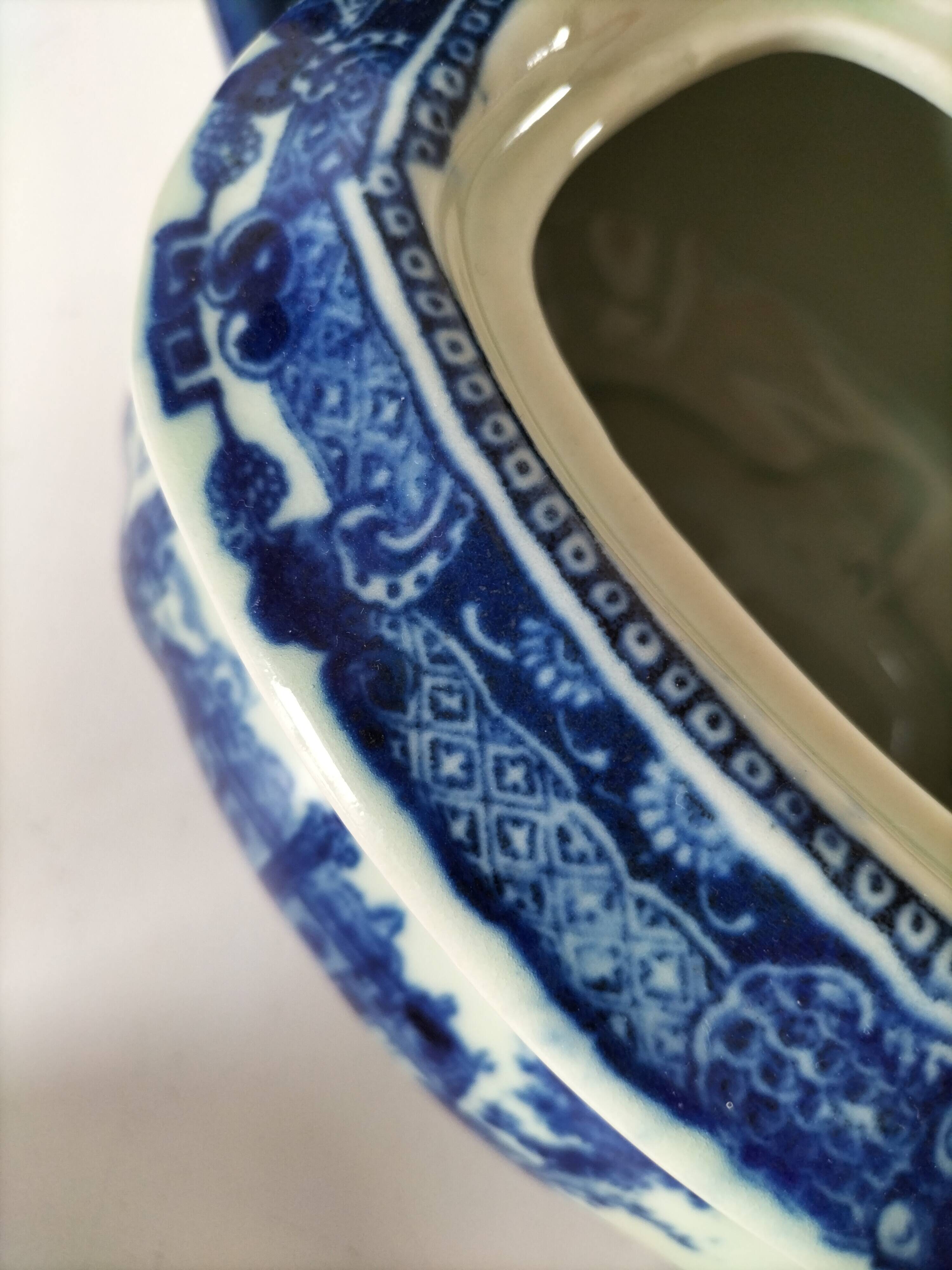 English ironstone teapot – Victoria Ware Ironstone