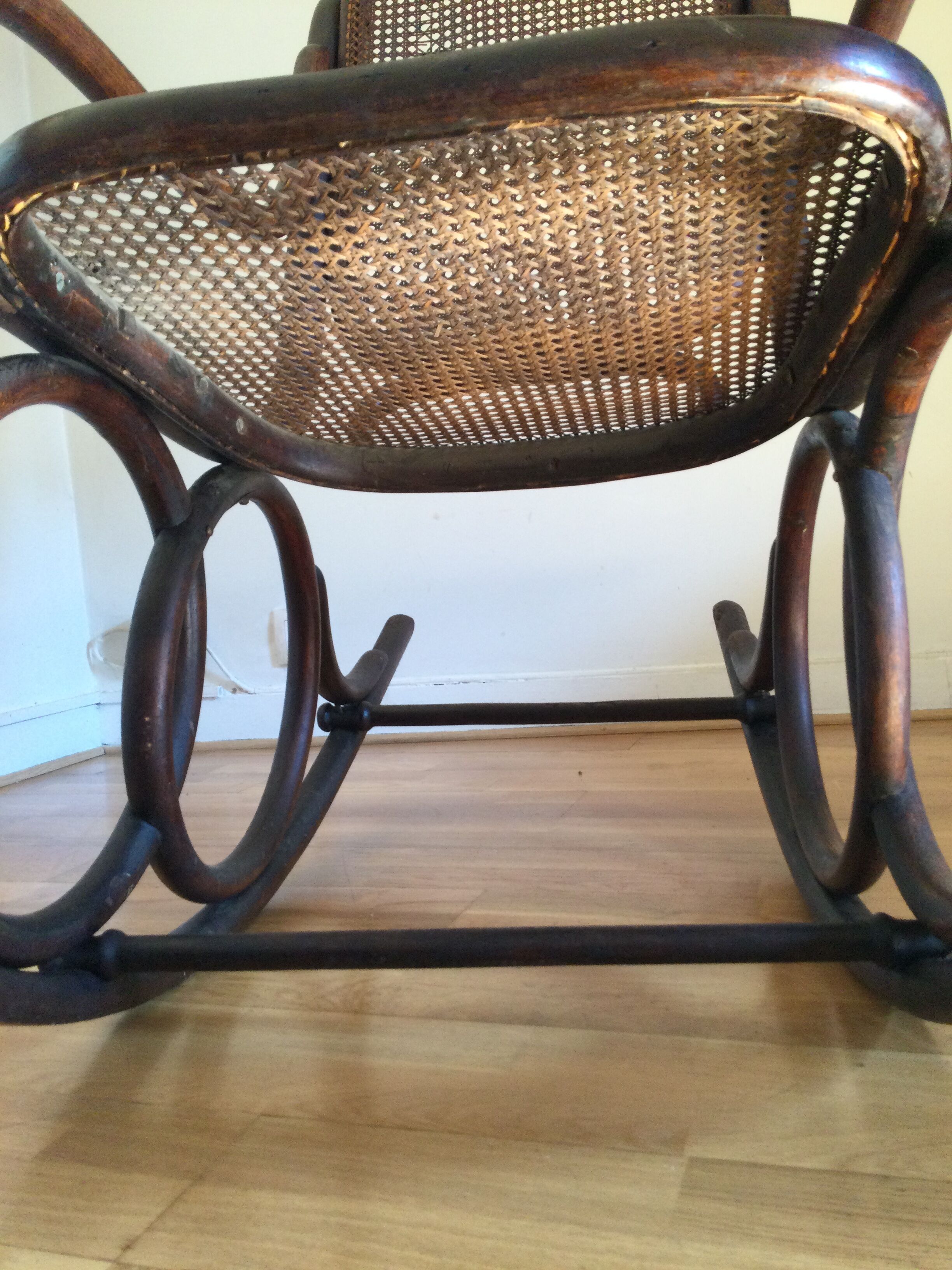 Armchair / rocking chair canned style