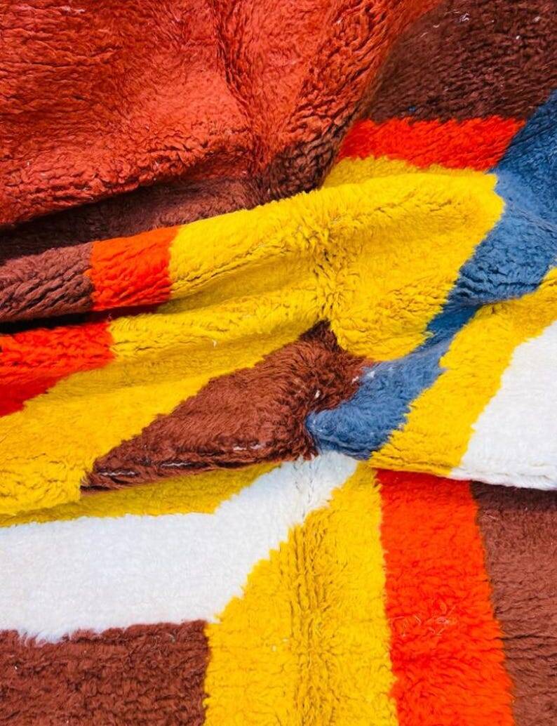 Traditional handmade Moroccan rug 250cmx150cm