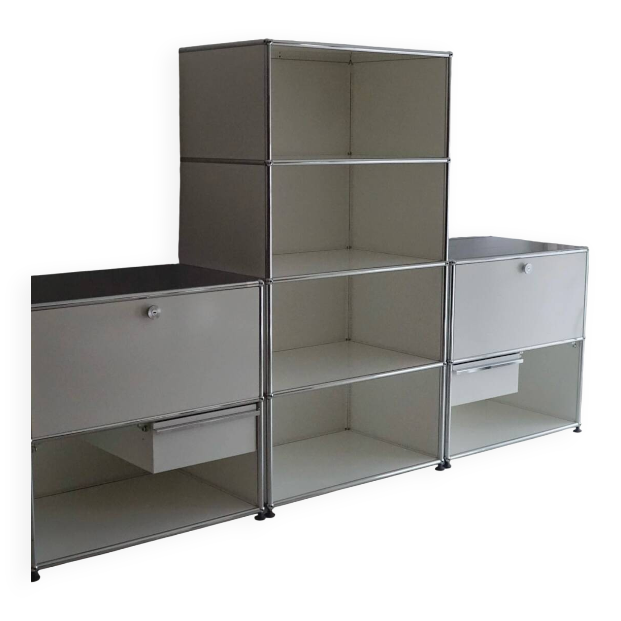 Lot of 3 designer furniture: usm haller white: 1 column with 2 modules.