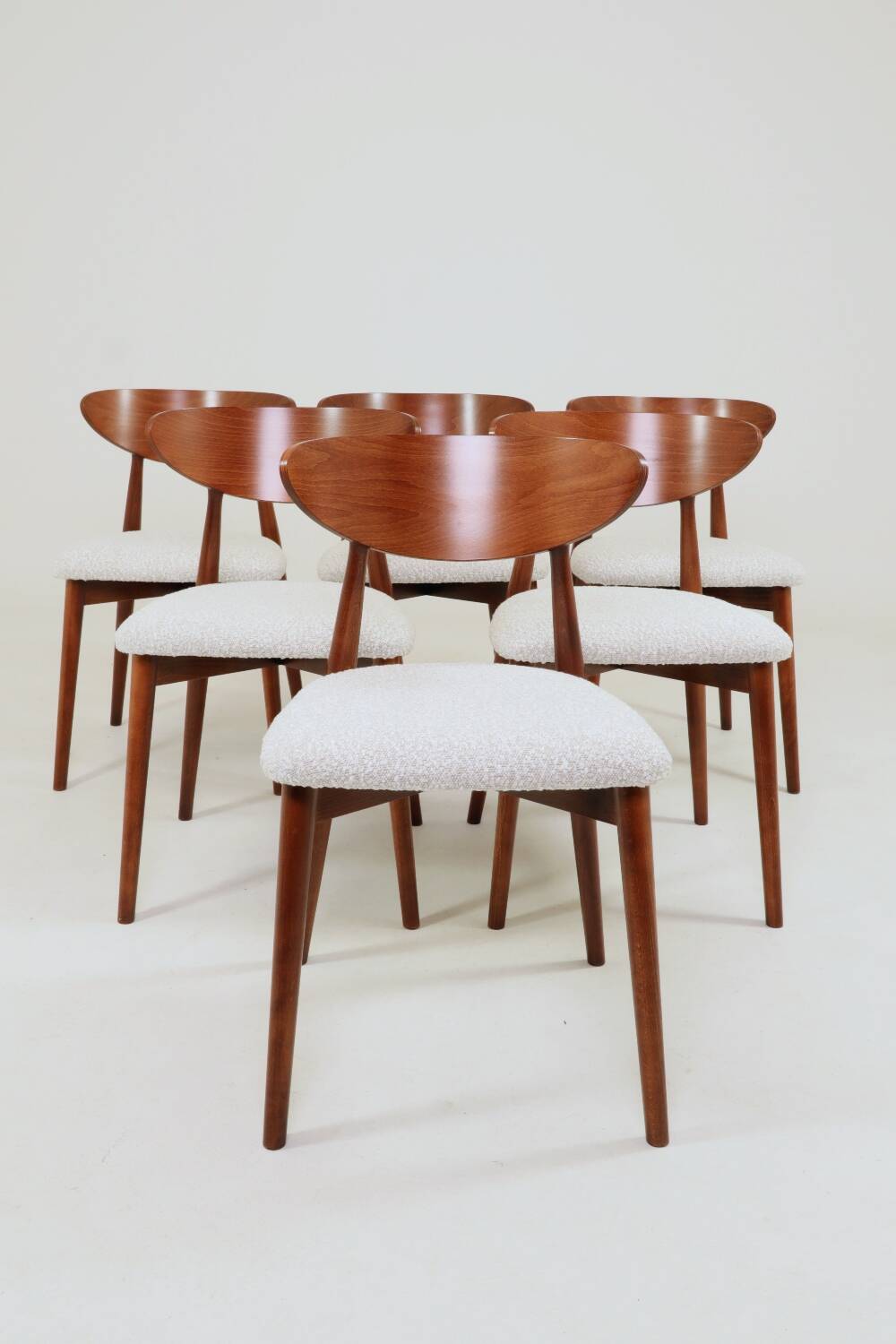 Set of 6 dining chairs, teak color wood, bouclè upholstery