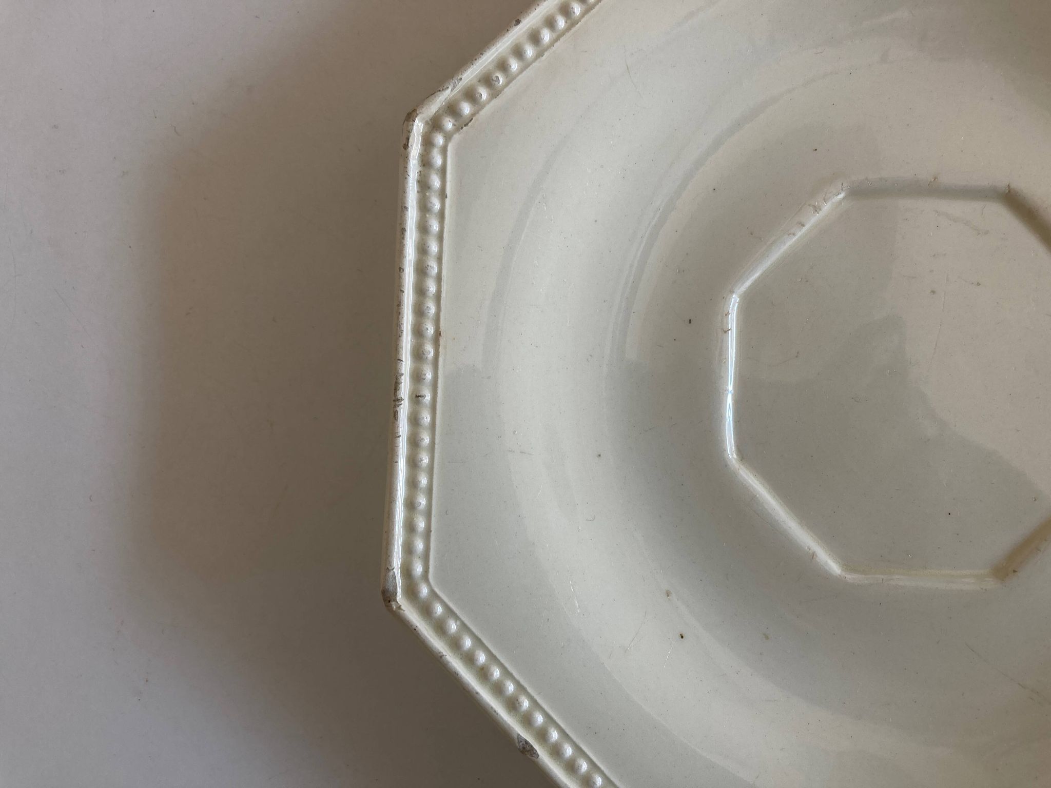 Set de 4 assiettes octogonales perles Creil & Montereau 19e