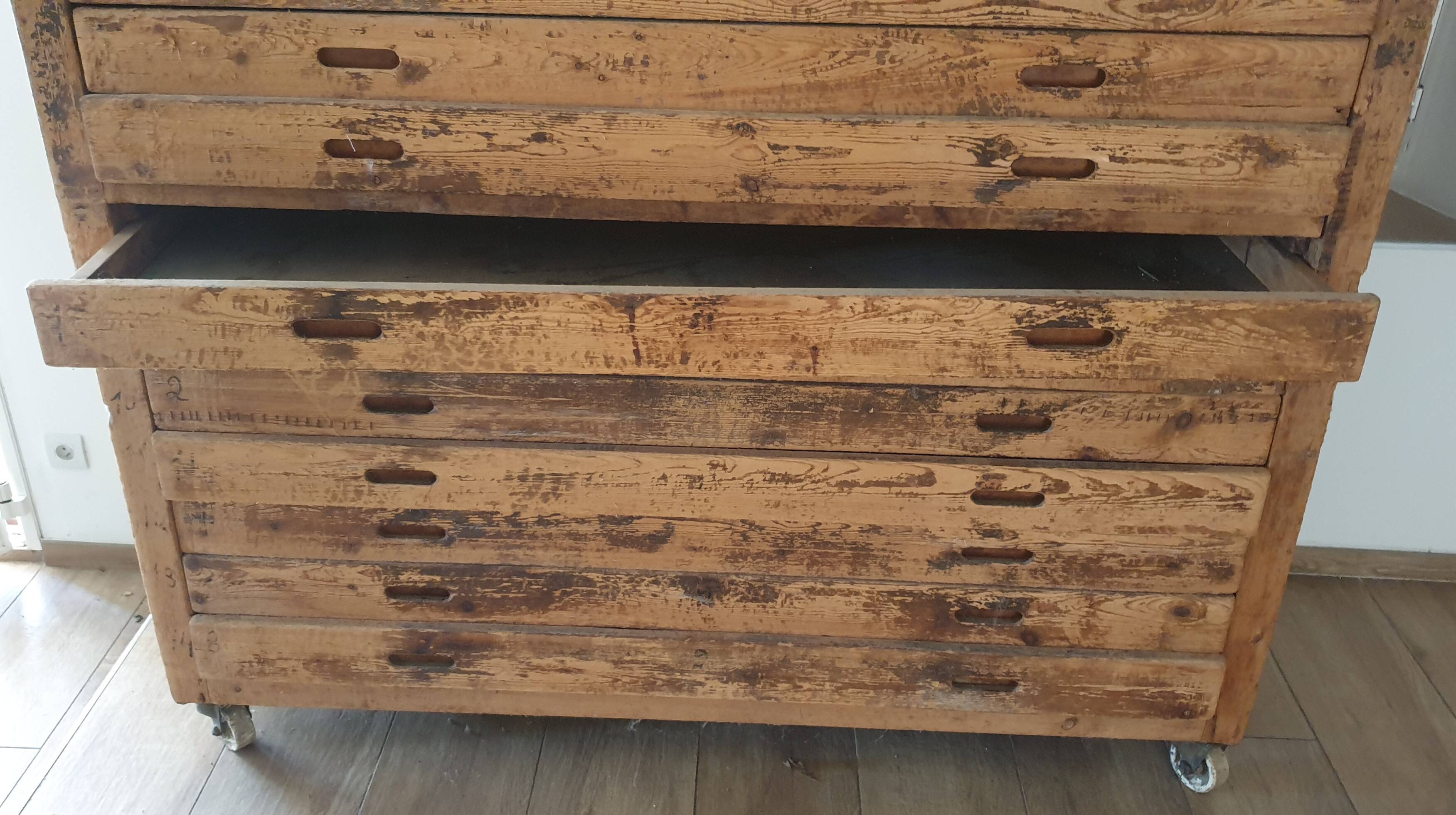 Meuble de métier en bois naturel