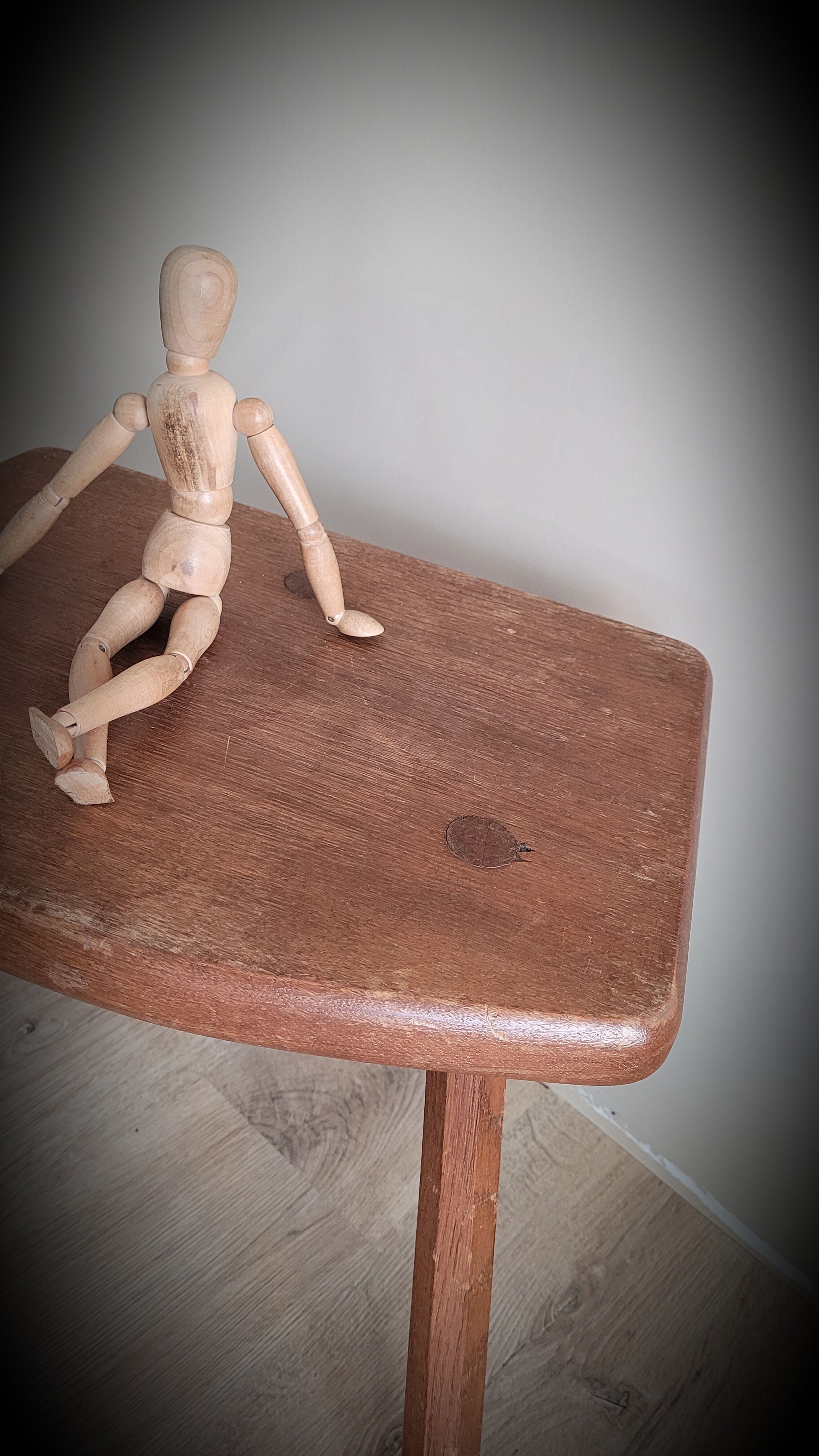 Tripod stool cowbird half round