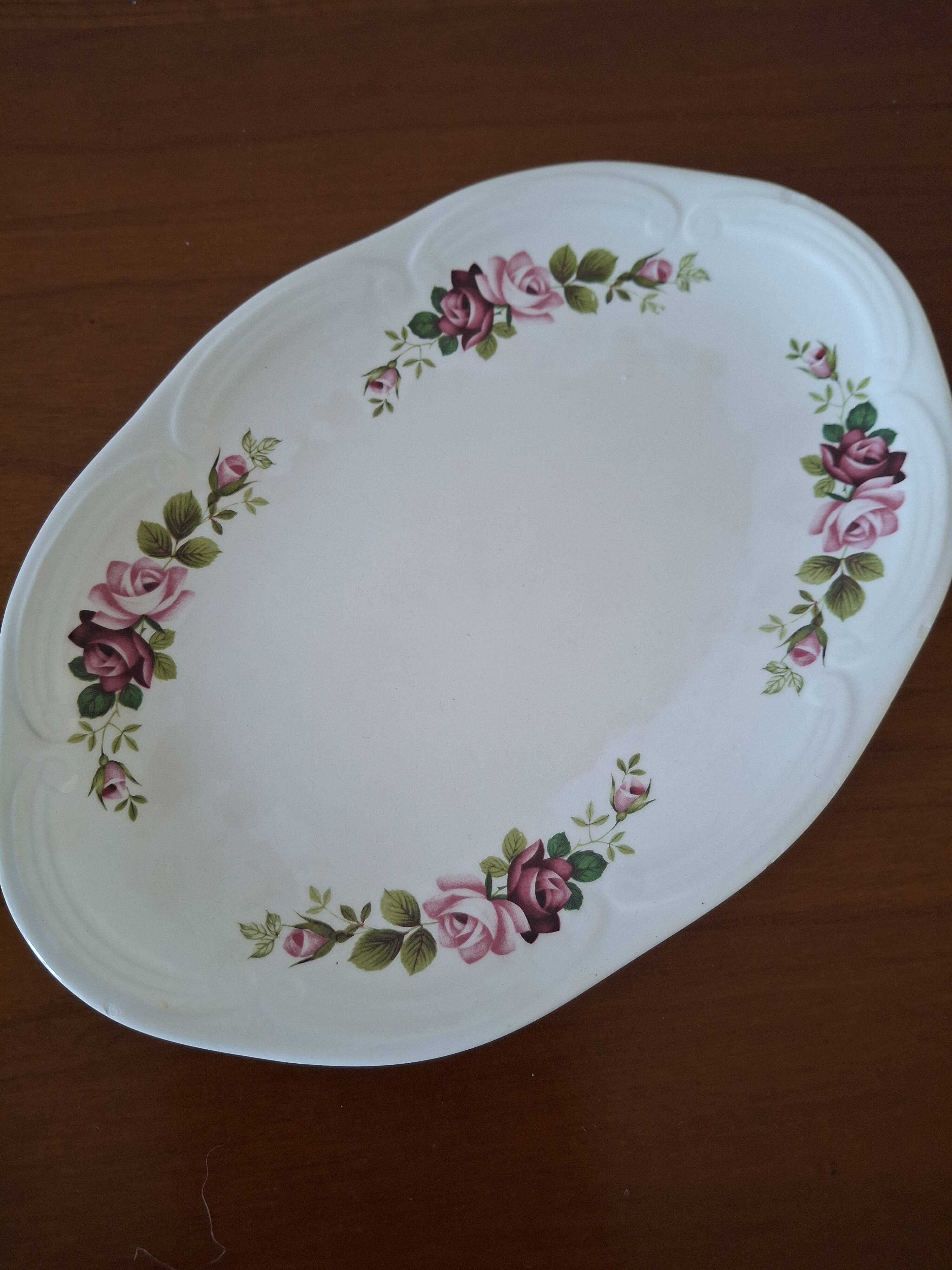 Vintage tableware service in Gien earthenware, "Champs" model with roses – An