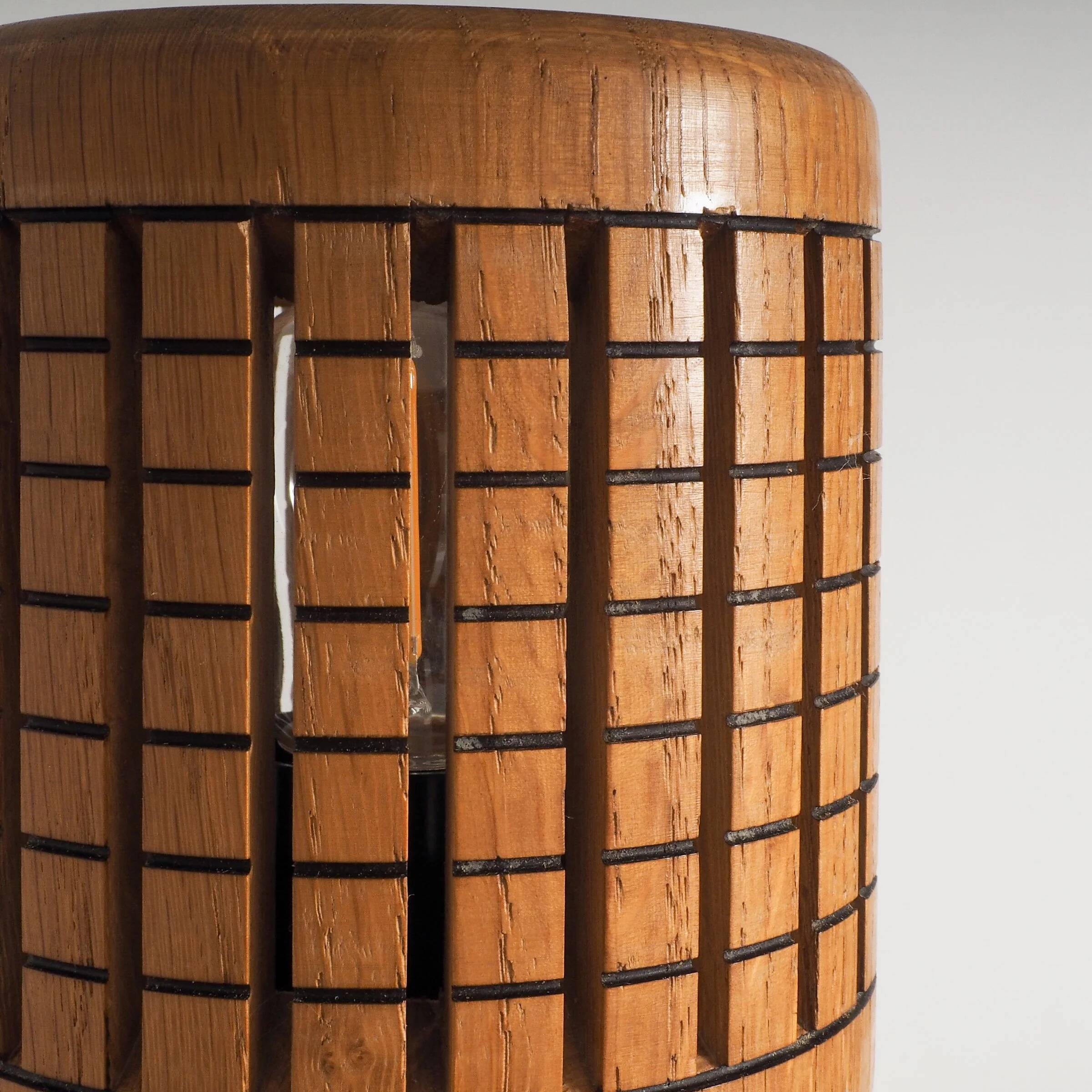 Vintage wooden lattice accent lamp