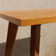 Table d'appoint de style scandinave à pieds en fuseaux