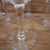 10 anciens verres à vin en verre soufflé et gravés main