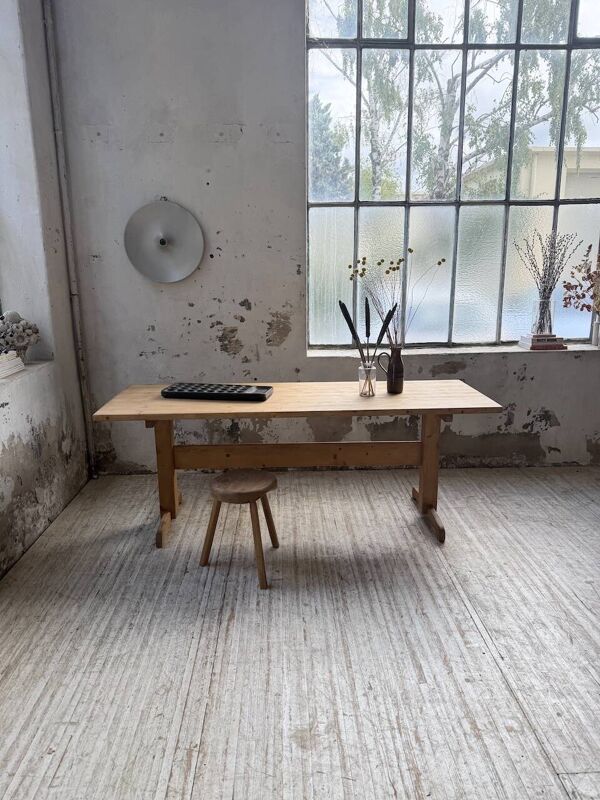 Table de repas pin mobilier de montagne perriand