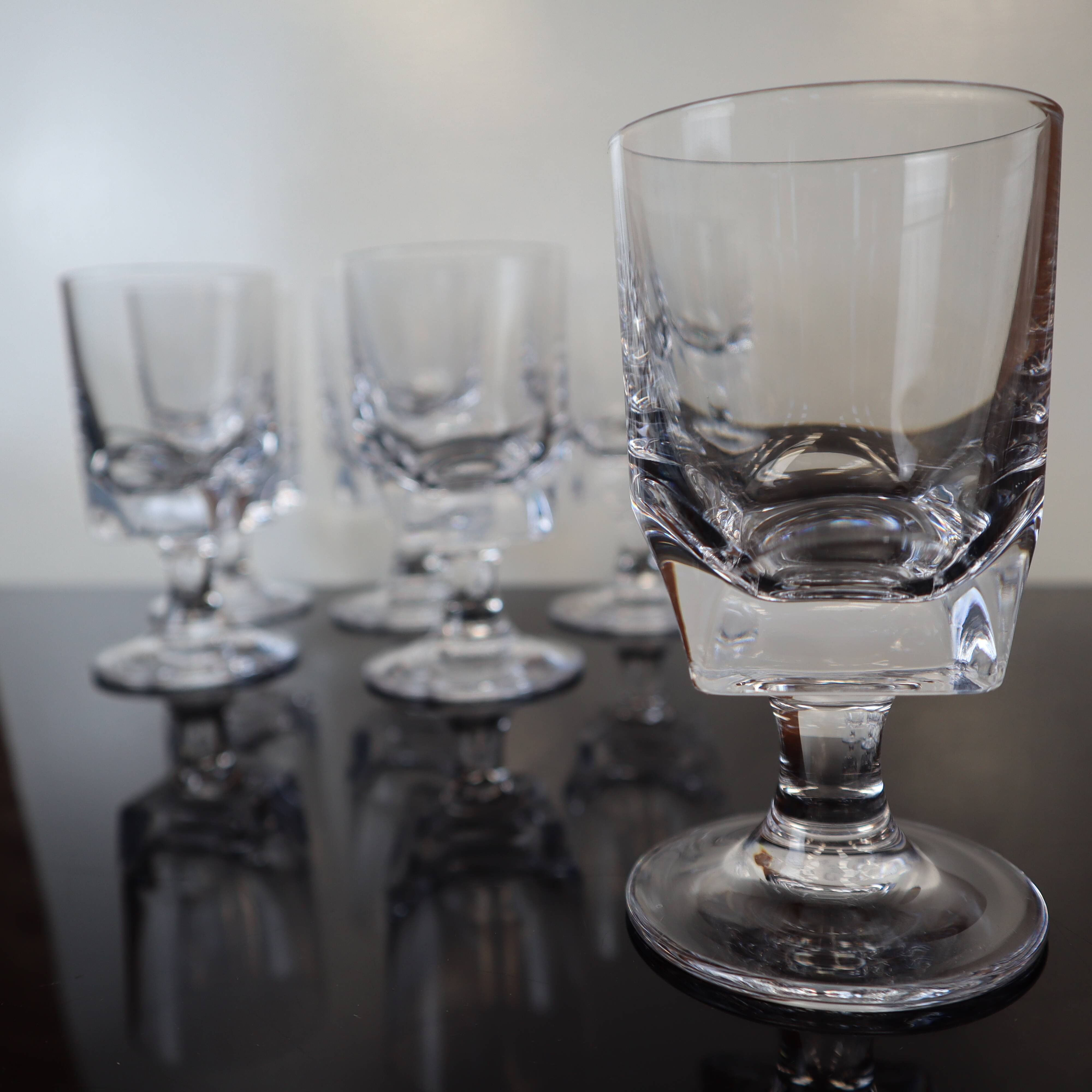 Set of 6 old white wine glasses in Sèvres Crystal Arezzo Model