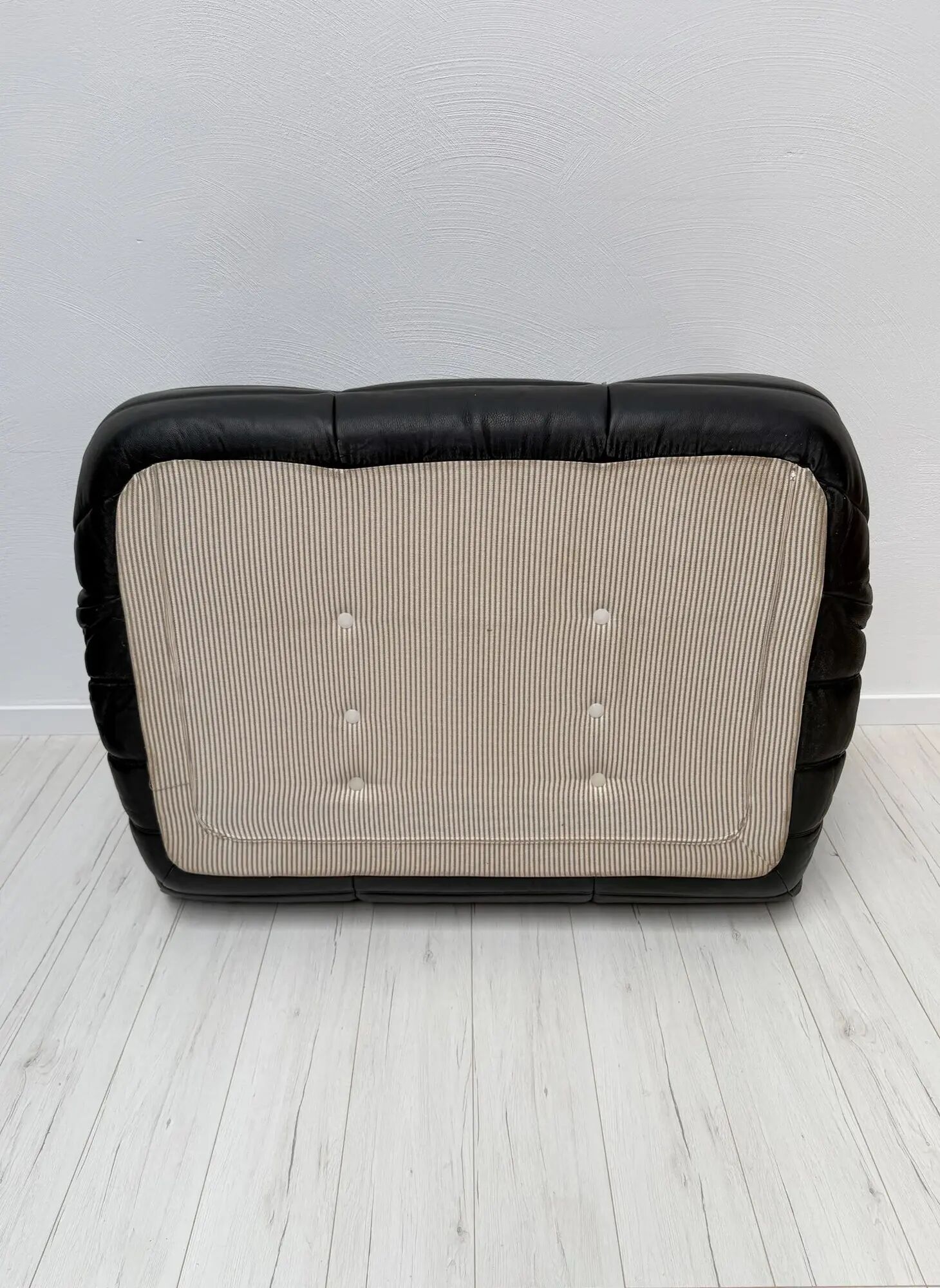 1990s vintage Togo set in black leather by Michel Ducaroy for Ligne Roset