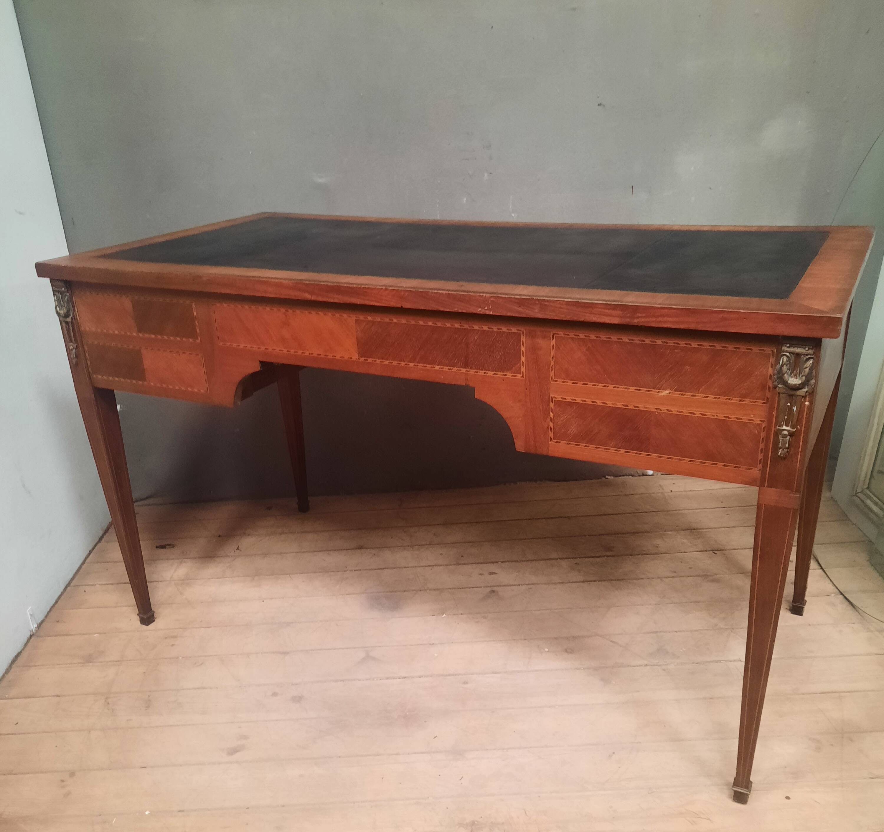 1900 Louis XVI style veneer flat desk