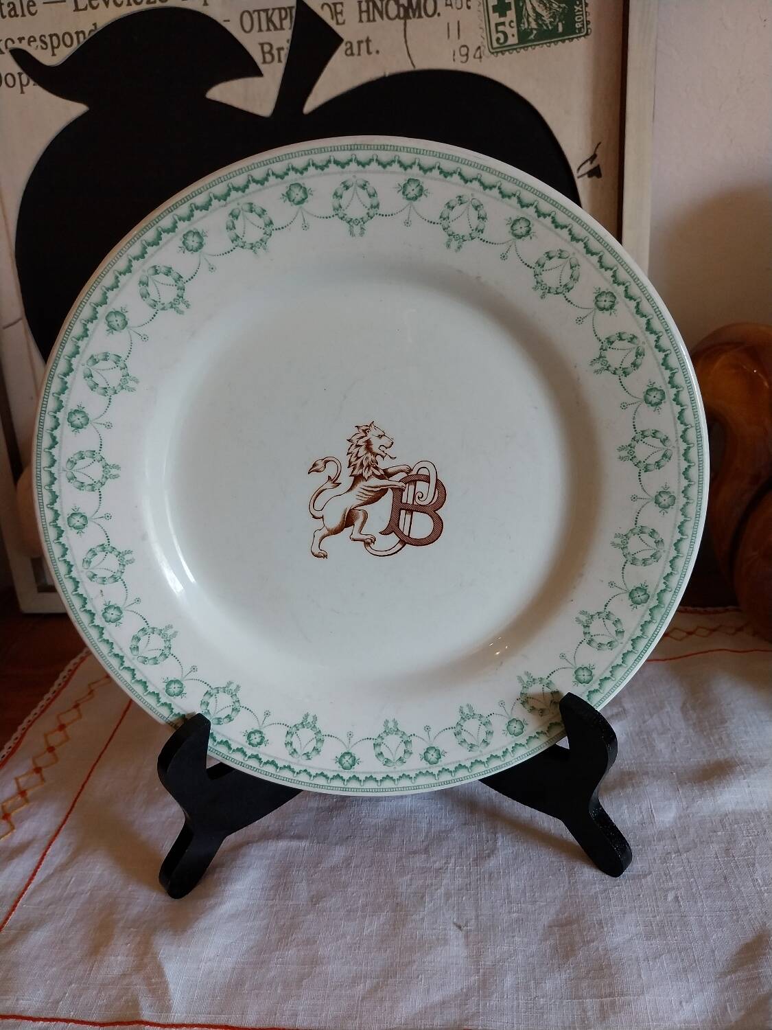Assiette plate antique terre de fer Cauldon ware